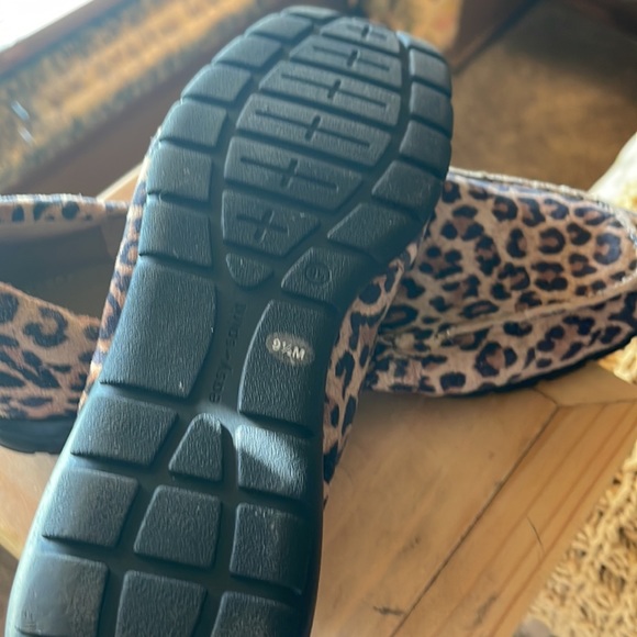 Lady’s shoes - Picture 3 of 3